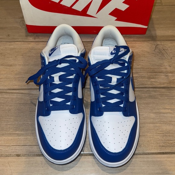 Nike SB Dunks White and Bkue Low Men’s Size 11 - Worn Once - With Box - Picture 2 of 8